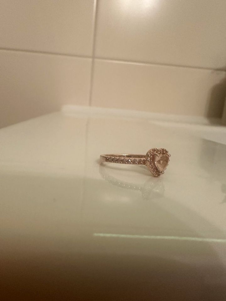 Funkelndes  Erhabenes  Herz Pandora Ring Gr :54 in Wolfhagen 