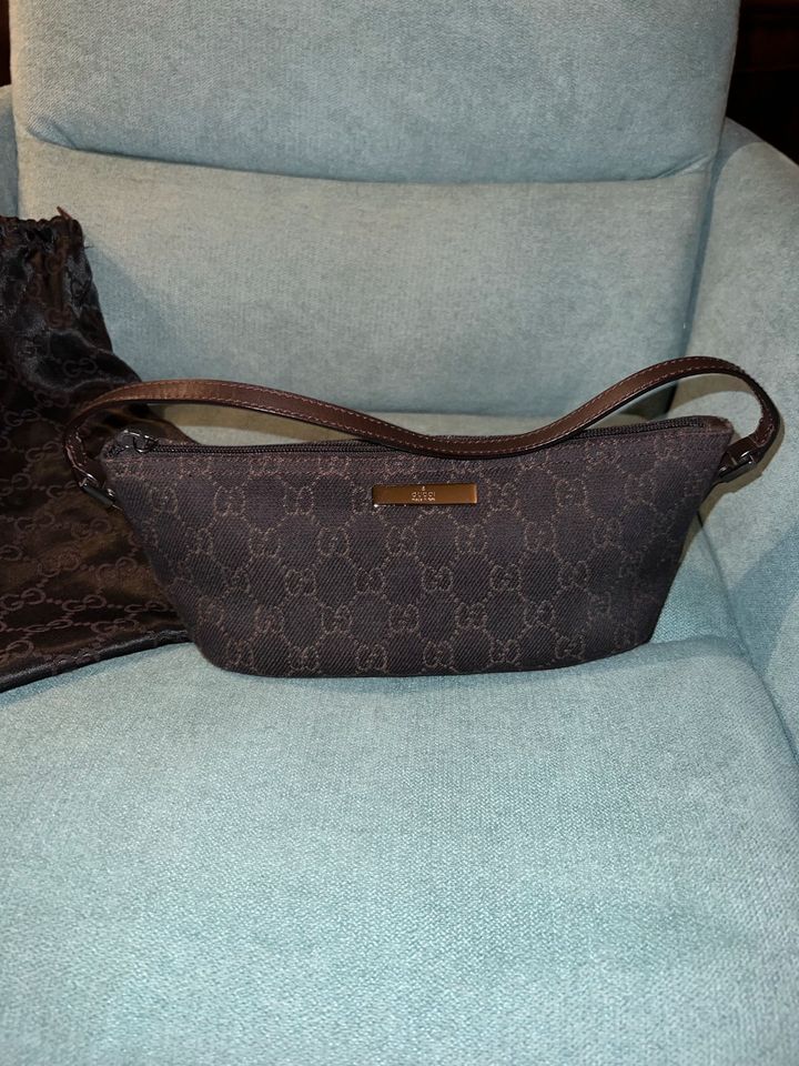 Gucci  Boat Pochette in Delingsdorf