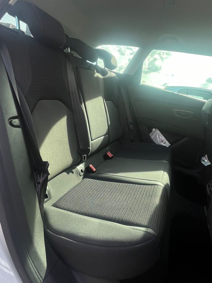 Seat Leon ST Xcellence 1,5 TSI 7 Gang DSG in Haiger