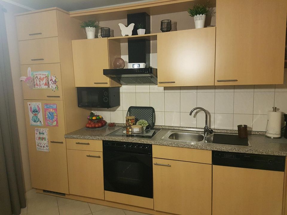 Küche in Buche Gebraucht mit allen Elektrogeräten ohne Decko. in Duisburg