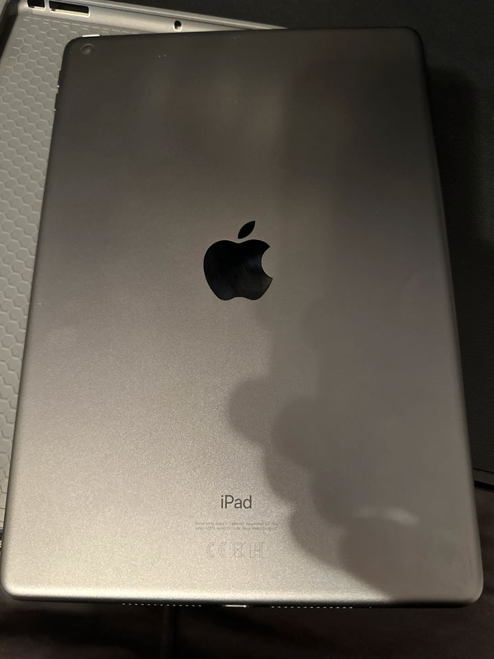 iPad 8. Generation 128 Gb sauberer Zustand. in Adelmannsfelden