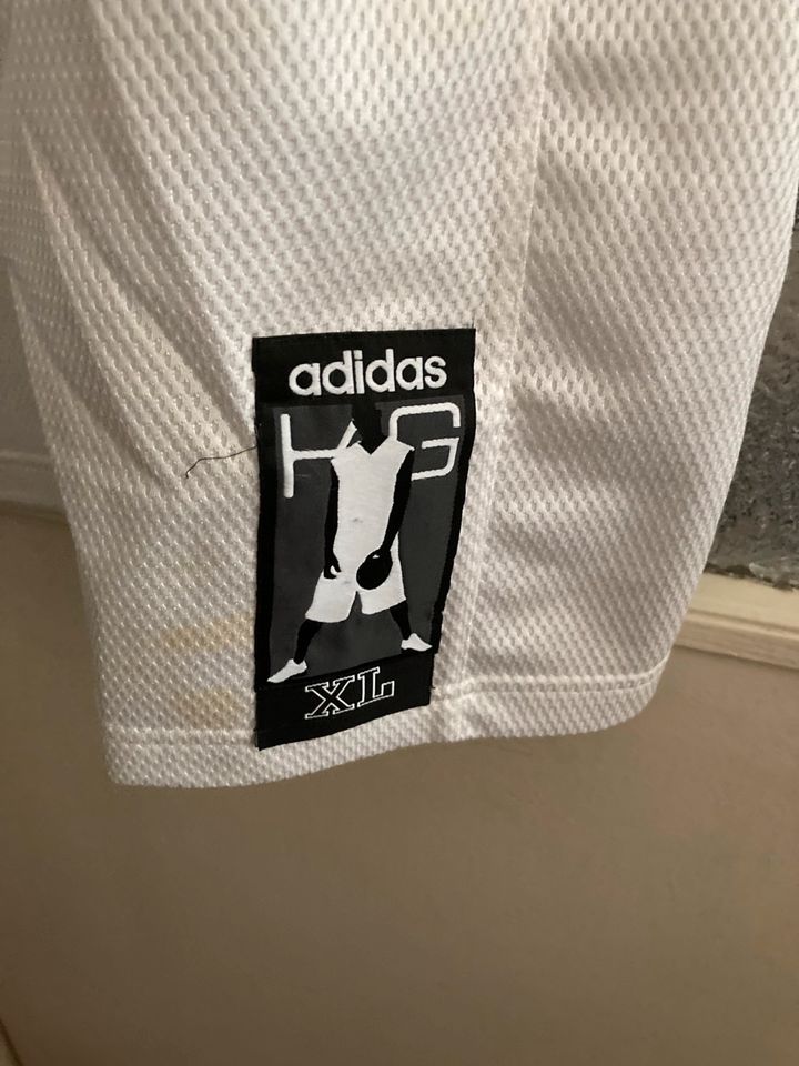 Adidas Basketball Shirt in Berlin
