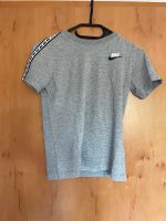 Graues Nike T-Shirt Nordrhein-Westfalen - Versmold Vorschau