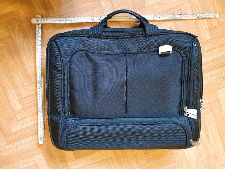 Dicota Notebook Tasche Teilleder Eco Top Traveller PRO gepolstert in Lommatzsch