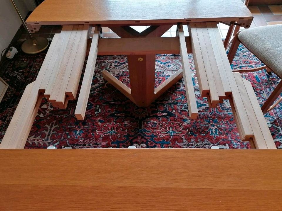 Holztisch ausziehbar +6  Stühle in Dettingen an der Erms