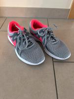 Turnschuhe Nike 37.5 kaum getragen Baden-Württemberg - Baindt Vorschau