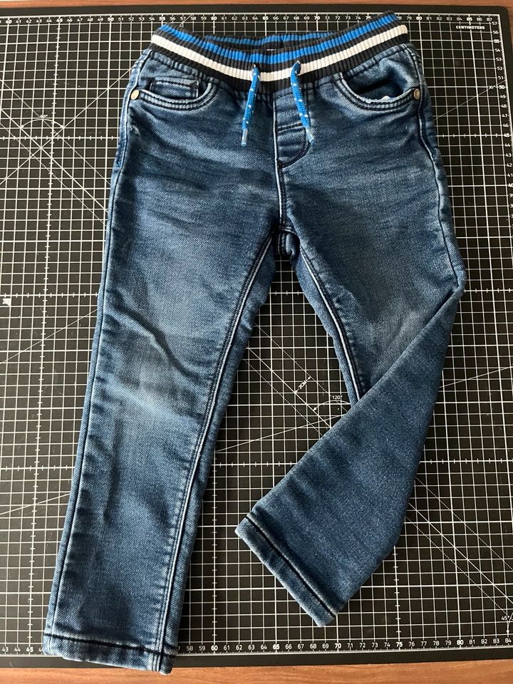 Thermojeans Jeans Gr. 98 C&A in Nürnberg (Mittelfr)