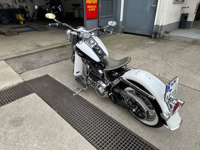 Harley-Davidson heritage deluxe in Weilheim