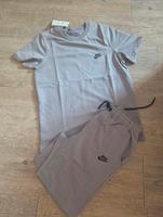 Nike kurz Anzug mit inklusive Versand 70 Duisburg - Hamborn Vorschau