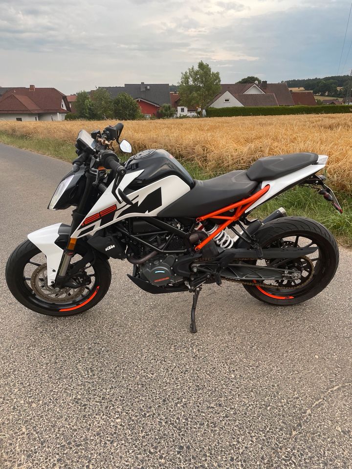 KTM Duke 125 in Künzell