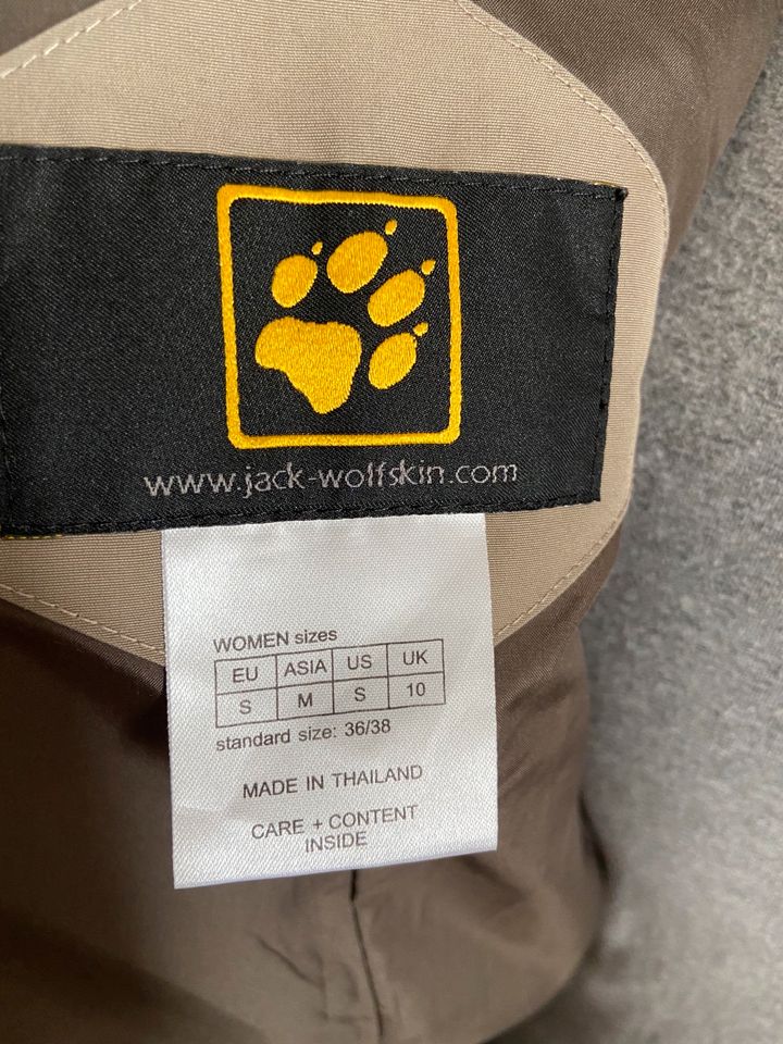 Jack Wolfskin Jacke Übergang Größe S =36/38 in Rot an der Rot