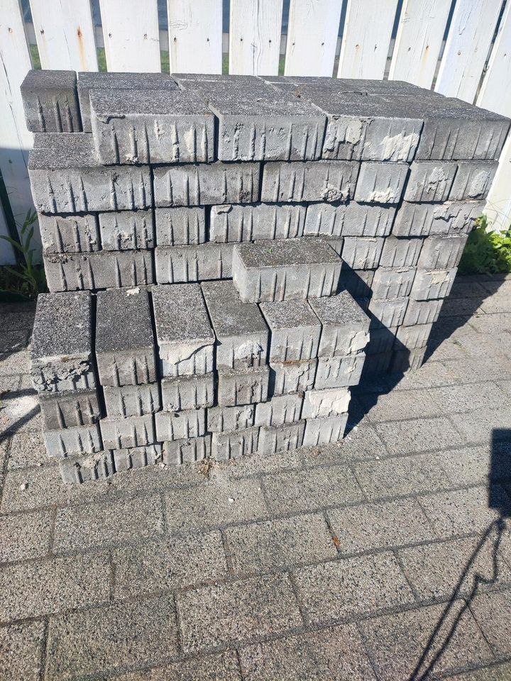 Rechteck-Pflaster Beton-zu verschenken in Berlin