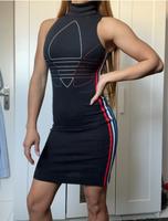 Adidas Kleid figurbetontes ärmellos Stretch schwarz Gr. 36 Nordrhein-Westfalen - Rheda-Wiedenbrück Vorschau