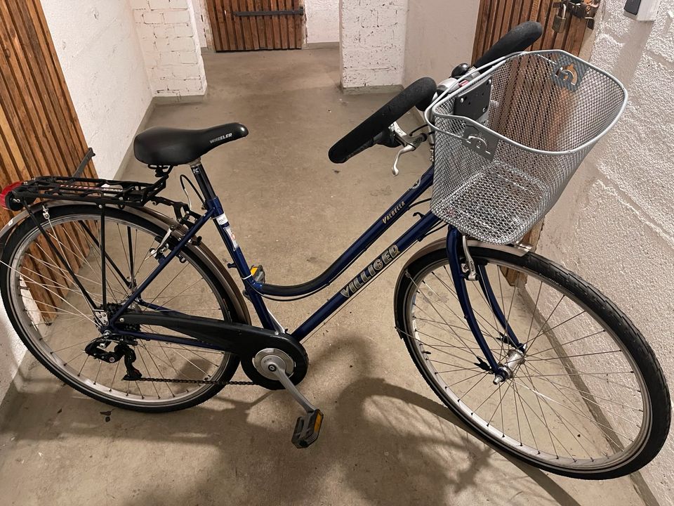 Verkaufe hier unsere Damen oder Herren Fahrrad 28 Zoll in Frankfurt am Main