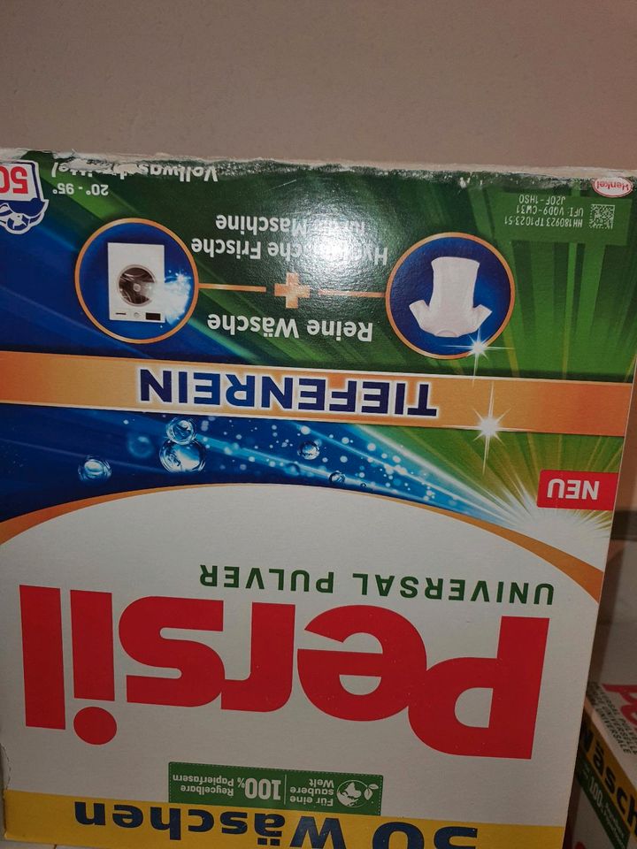 Persil Waschpulver je 8 Euro, da Verpackung nicht schön ist in Mönchengladbach