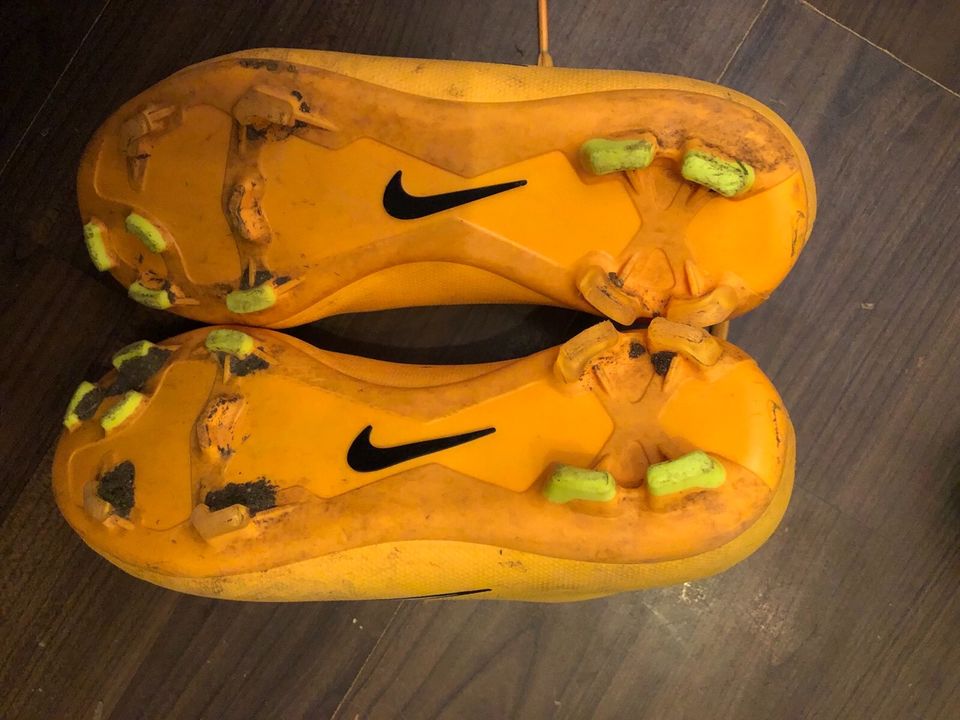 Nike Mercurial Kickschuhe Fußballschuhe Gr.32 gelb Kinder Jungen in Strullendorf