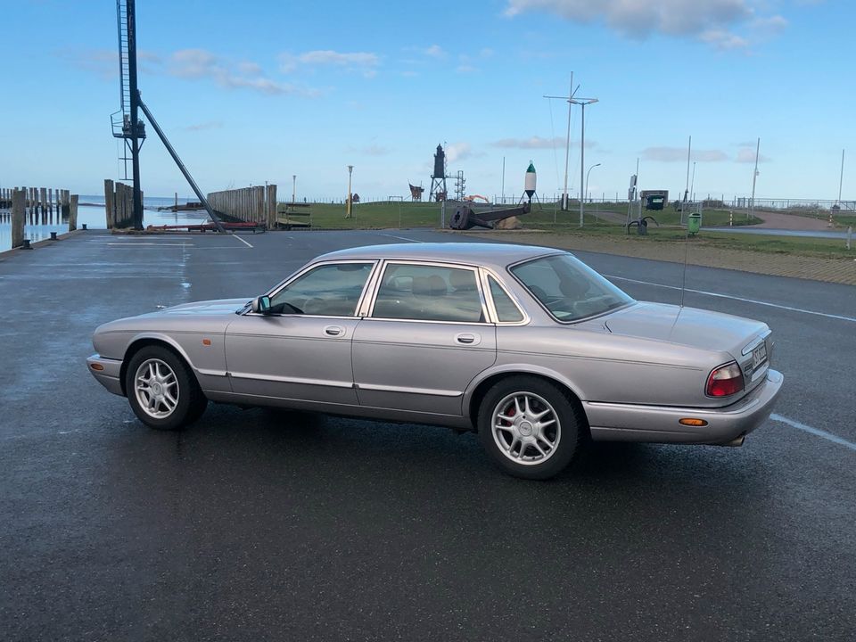                     Jaguar XJ 4.0 Liter 8 Zylinder Baujahr 2000