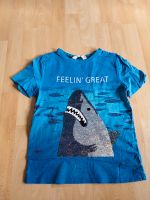 H&M Shirt mit Wendepailletten Hai cool 134 140 Brandenburg - Dahlewitz Vorschau