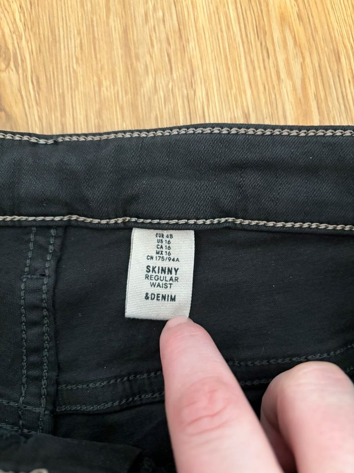 Schwarze Jeans H&M Damen 48 in Dötlingen
