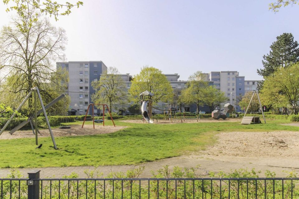 3-Zimmer-Wohnung mit wundervollem Ausblick von der 4. Etage über Wolfsburg, inkl. Garage in Wolfsburg