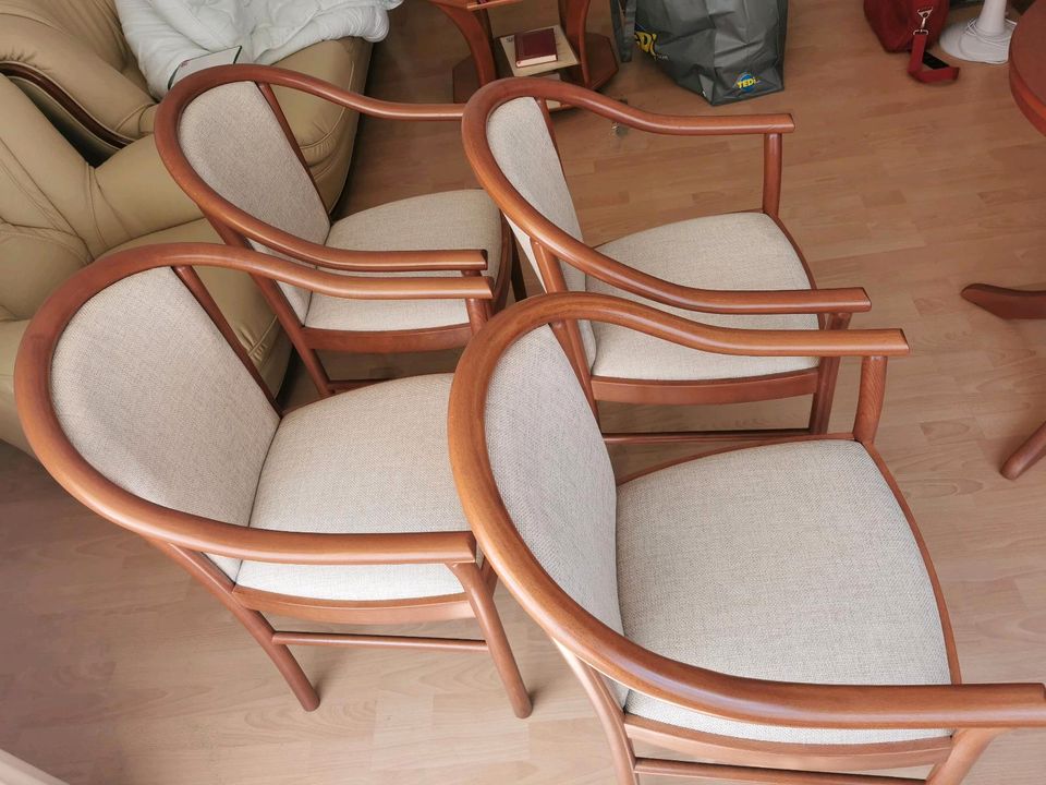 4 Stühle, Sessel Kirschbaum farbig, Bezug hellbeige in Hannover