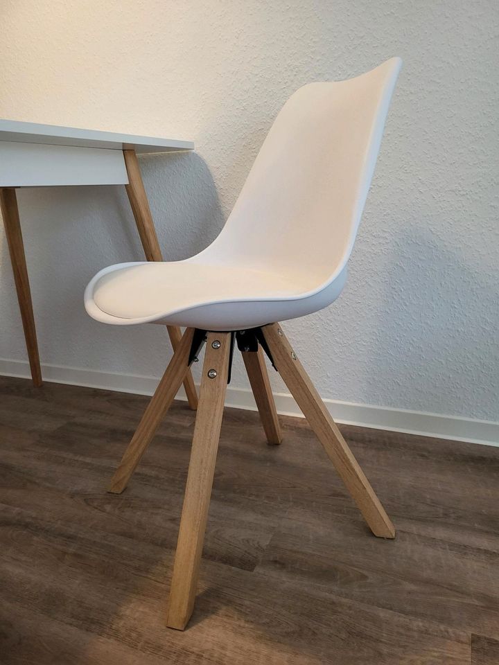Esstisch mit 2 Stühlen in Wolfsburg
