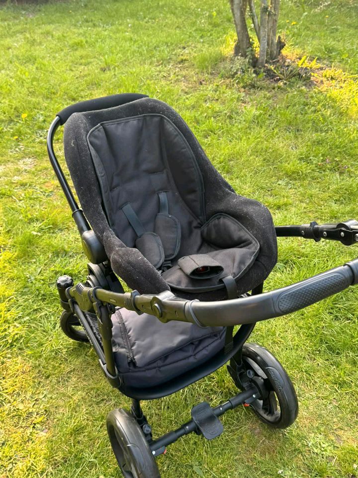 Kinderwagen in Pansdorf