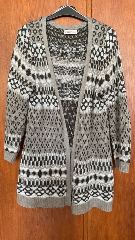 Strickjacke grau Norwegermuster / sheego / Größe 40/42 in Bayern - Gefrees  | eBay Kleinanzeigen ist jetzt Kleinanzeigen