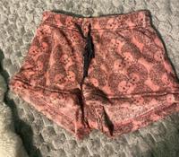Kurze Hose Shorts Fließ Schlafhose rosa mit Igel XS Nordrhein-Westfalen - Werne Vorschau