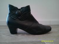 Halbstiefel mit Schleife aus Nubukleder 5 cm Absatz HstGr 6 Berlin - Pankow Vorschau