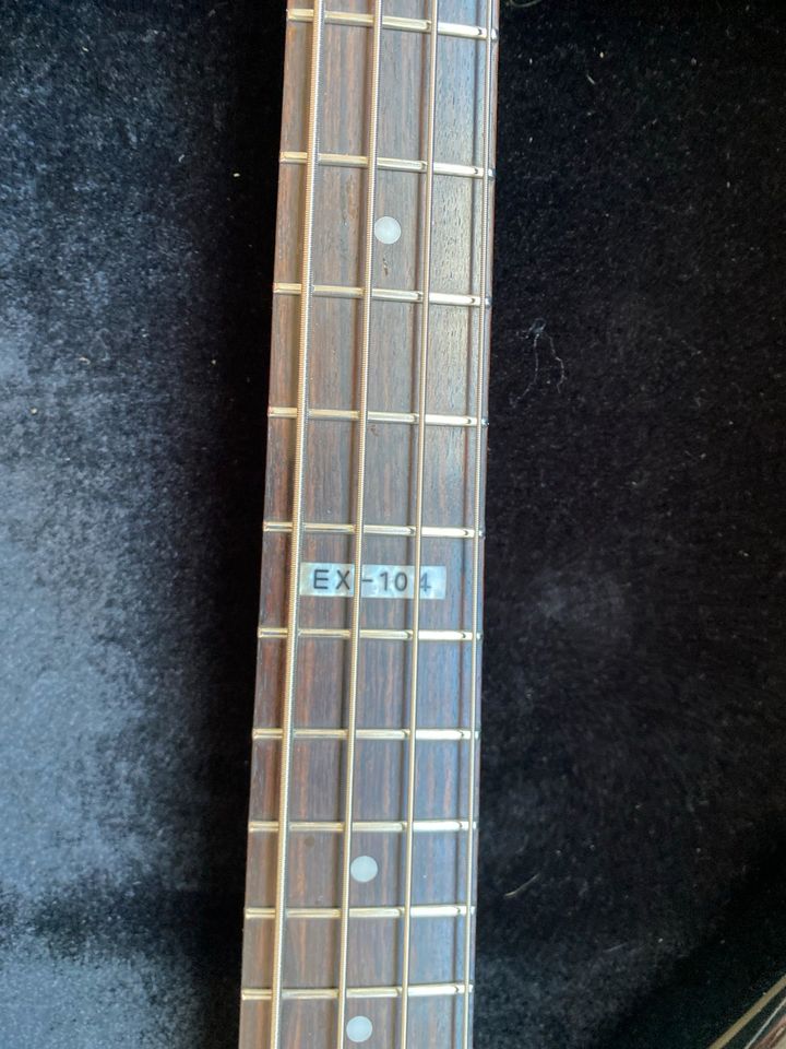ESP LTD EX-104 E Bass schwarz + Case in Bonn