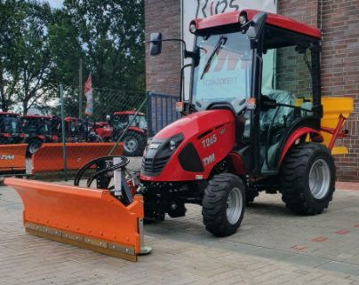 Allradtraktor 26 PS Winterdienst Kabine Schild Streuer Frühbezug in Berne