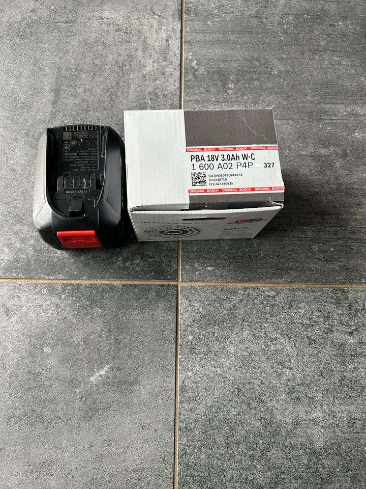 Bosch Akku 18 Volt, 3,0 Ah (18 Volt System) NEU Allrounder!! in Edemissen