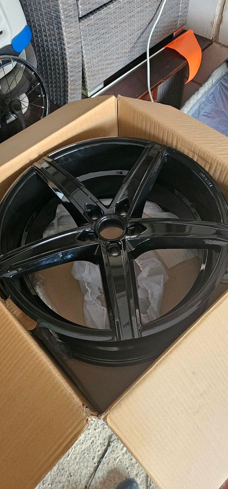 NEU* SCHWARZ* ALU* R19 8.5x19 5x120 ABE* BMW GT3 in Fulda