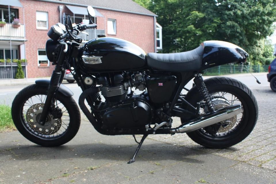 Triumph Thruxton 900 Cafe Racer in Langenfeld