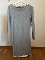 Neuwertiges Strickkleid S.Oliver Kleid S grau Hessen - Bad Vilbel Vorschau