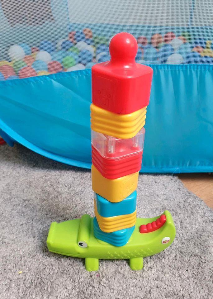 Stapelspiel Krokodil Fisher Price grün in Hamburg