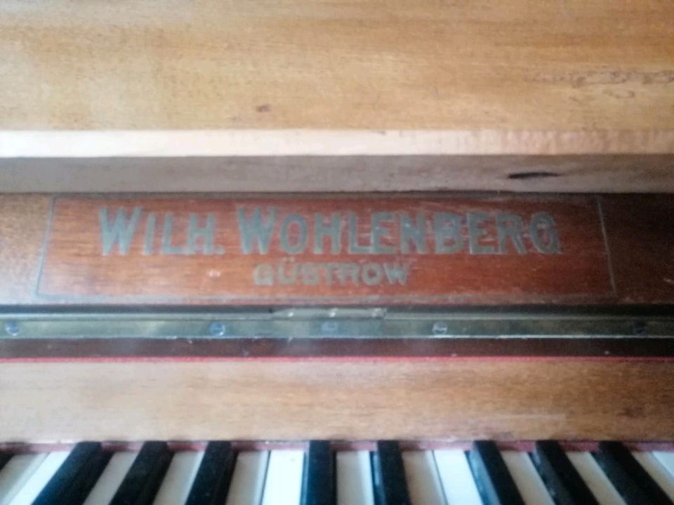Altes Klavier in Güstrow