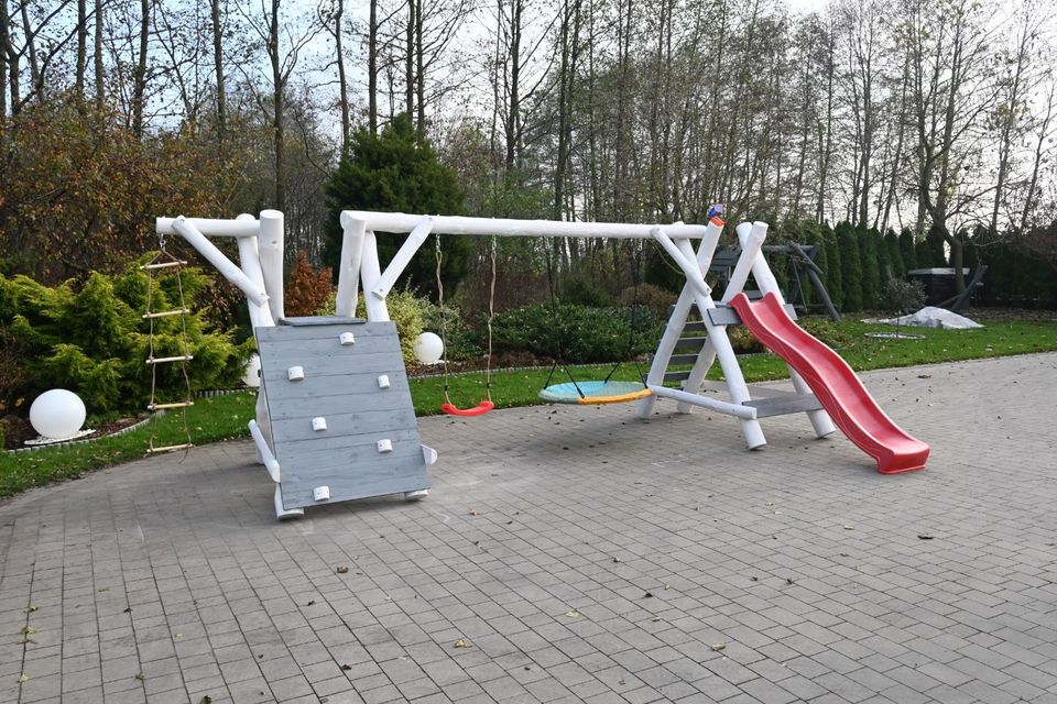 OSKAR IV Spielturm Klettergerüst Kletterturm Schaukel Rutsche in Hannover