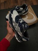 Asics gel nyc dunkelblau Silber Schuhe Nordrhein-Westfalen - Mönchengladbach Vorschau
