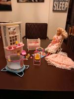 Barbie Babyzimmer 90iger mit Barbie und Kind Kreis Ostholstein - Malente Vorschau