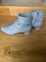 Valentino Rockstud Stiefeletten Schuhe blau grau Gr. 40,5 40 top Berlin - Neukölln Vorschau