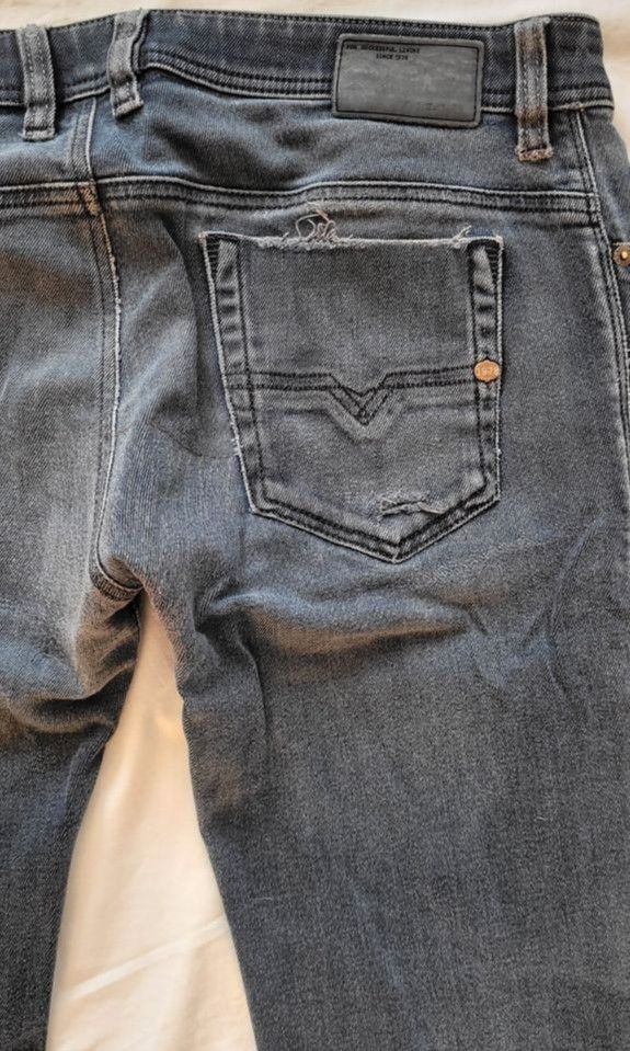 DIESEL Safado Herren jeans, W32 L32, schwarz, in Krefeld