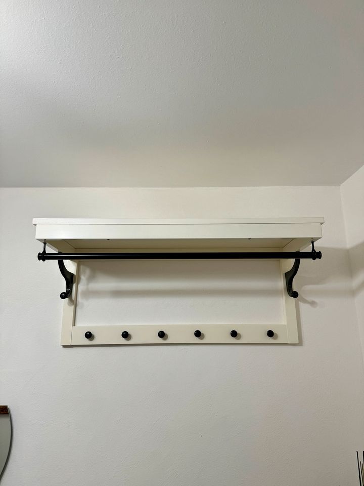 Hemnes Garderobe Hutablage in Nagold