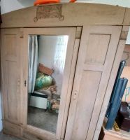 Antiker Schlafzimmerschrank aus Oma's Zeiten Sachsen - Oschatz Vorschau