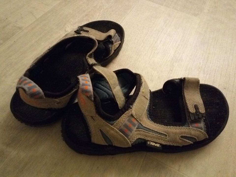 Sandalen TEVA in Lörrach