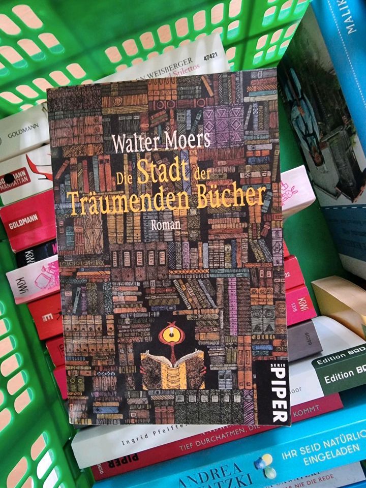 Bücher Hape Kerkeling, Matteo Strukul, David Safier in Hilgermissen