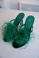 Zara Sandalen mit Federn Grün Neu 38 Berlin - Tempelhof Vorschau