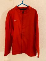 Nike: Windbreaker, leichte Jacke, Sportjacke, Gr. 122-128, rot Baden-Württemberg - Steißlingen Vorschau