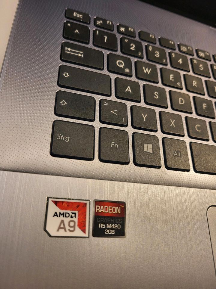 Asus Vivo Book Laptop Notebook Netbook in München